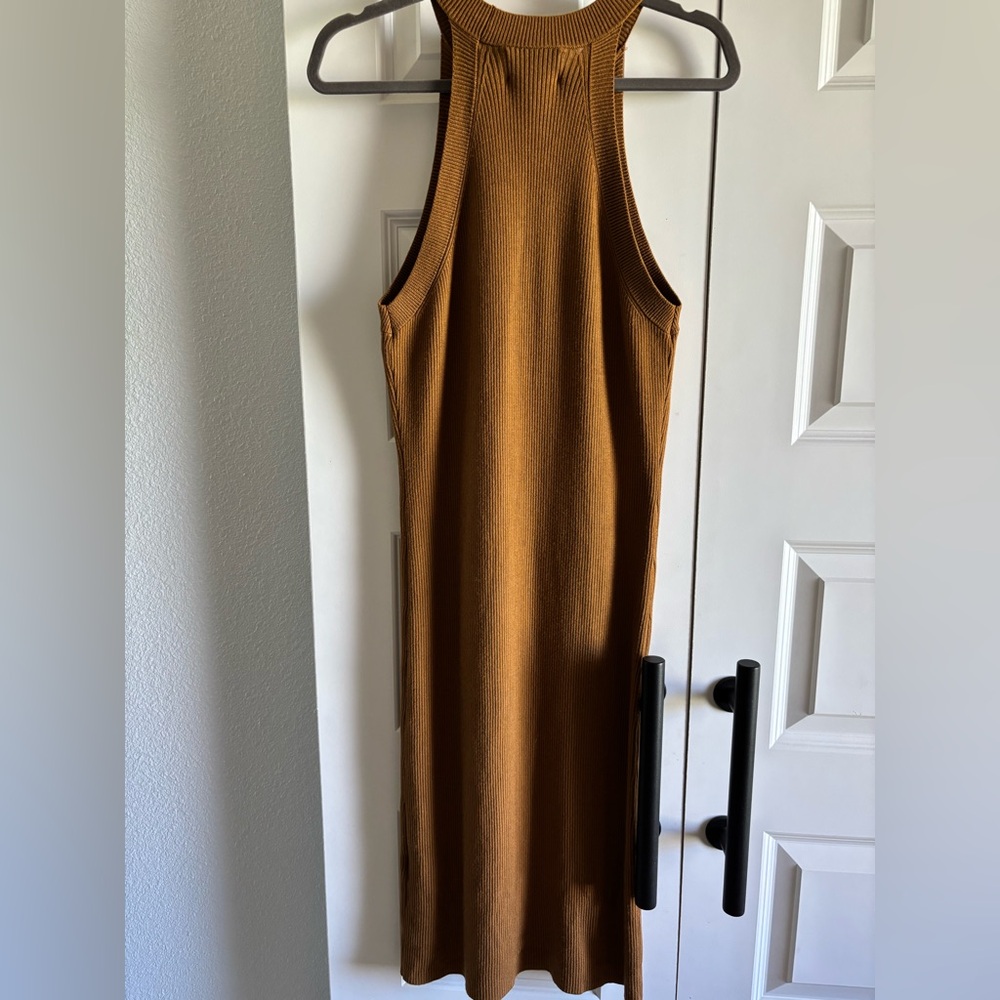 Dress - Picture 2 of 4